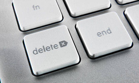 delete button on a computer keyboard