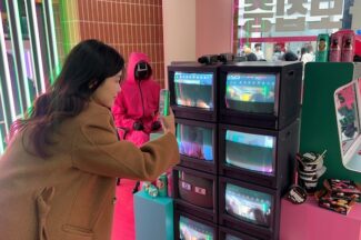 GS25 ‘오징어 게임’ 팝업에 3만명 방문했다
