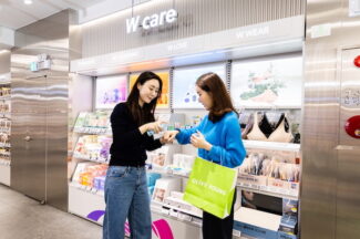 CJ올리브영, 여성 관리 ‘W케어’ 육성…상품, 서비스 확대
