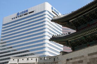 신한금융, 상반기 순익 3조 돌파…스테이블 코인·더존비즈온 협업 ‘준비 단계’