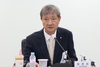 이찬진 금감원장 “금융권 해킹 사고, 장기투자 부족 때문”