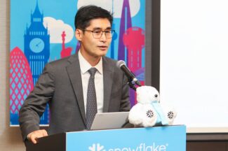 “스노우플레이크로 AI 시작부터 끝까지 쉽고 정확하고 안전하게”