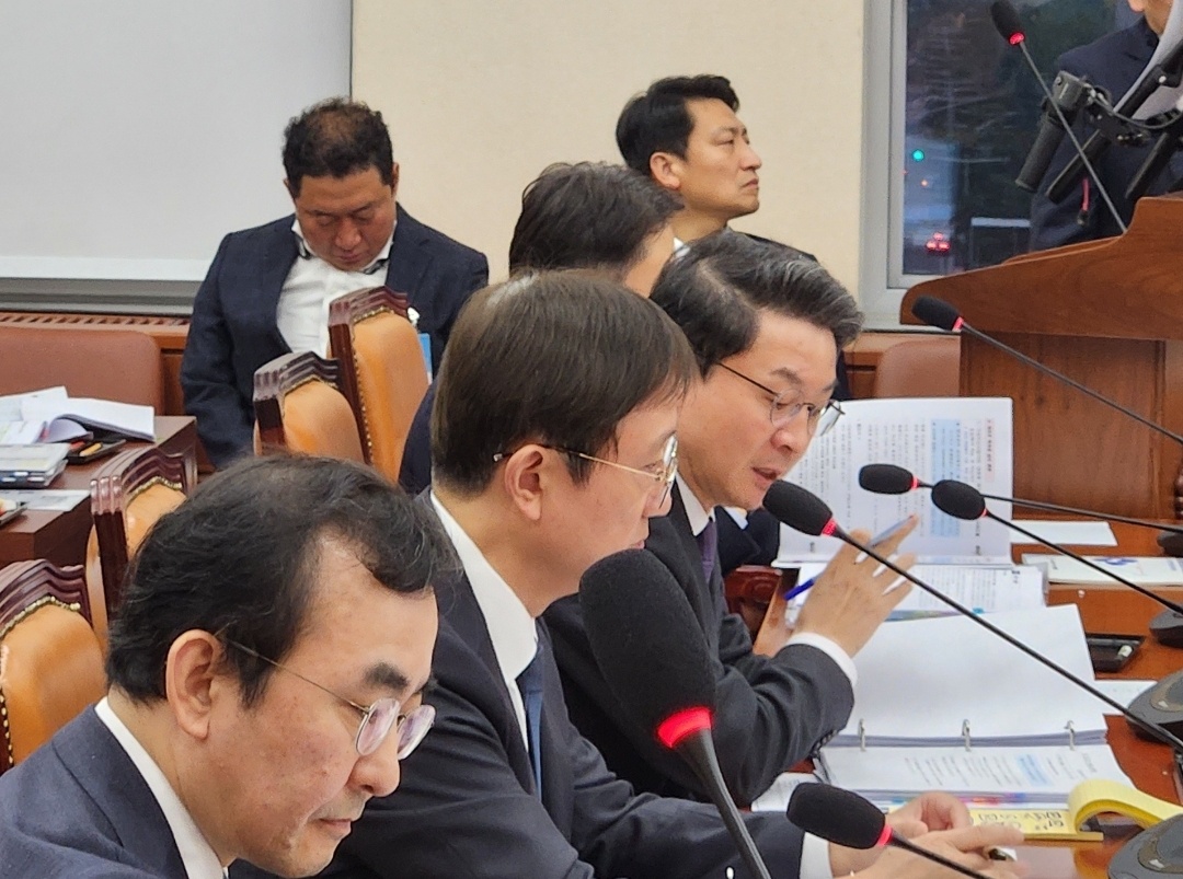 [2025국감] 가상자산 정책 불확실성에…외국인 자금 99% 이탈