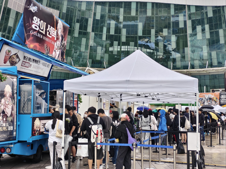 [현장] 팬덤은 이렇게 만든다…서브컬처 교본 ‘호요랜드2025’