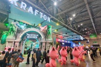 [지스타2025] ‘팰월드 모바일’ 해보자…크래프톤 부스 흥행몰이